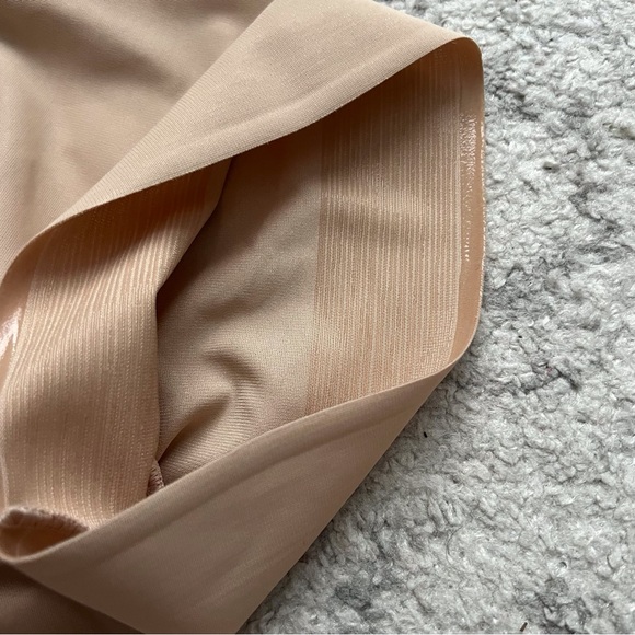 Miraclesuit Shape Away Extra Firm High-Waist Thigh Slimmer 2919 Warm Beige XL - Picture 4 of 7